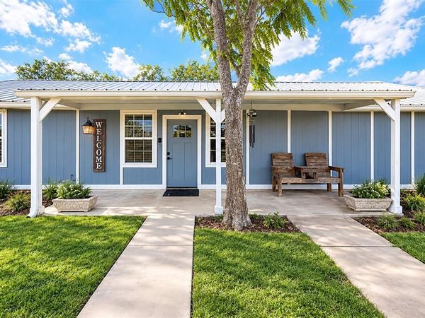 728 Water Oak Street , Dublin, TX 76446