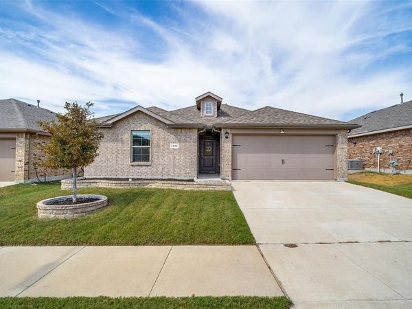 2208 Denmark Lane , Fort Worth, TX 76108
