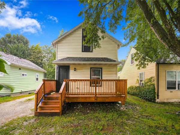 1122 32nd Street NE, Cedar Rapids, IA 52402