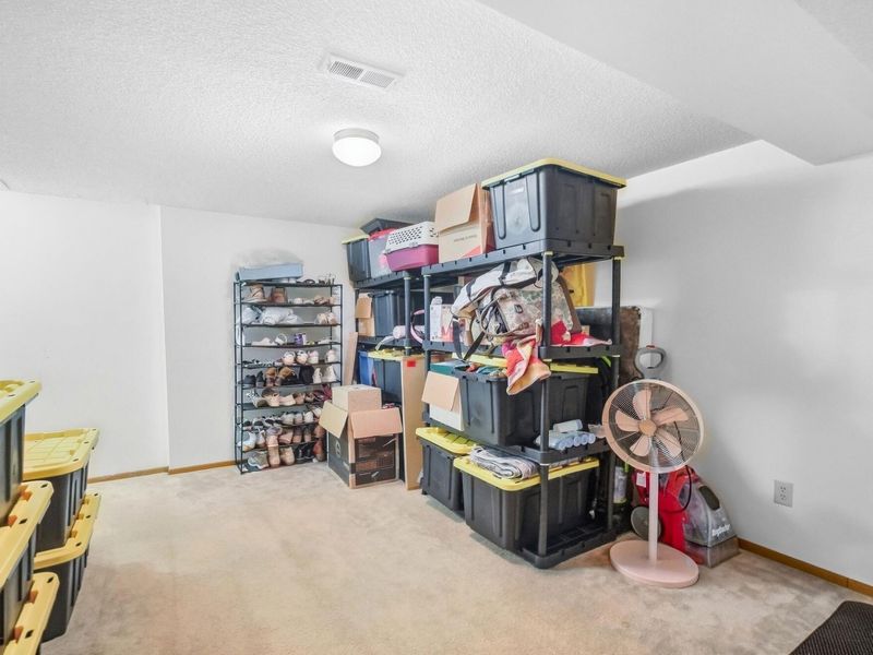 4830 Stoneybrook Boulevard, Unit 28E, Hilliard, OH 43026 Photo 24