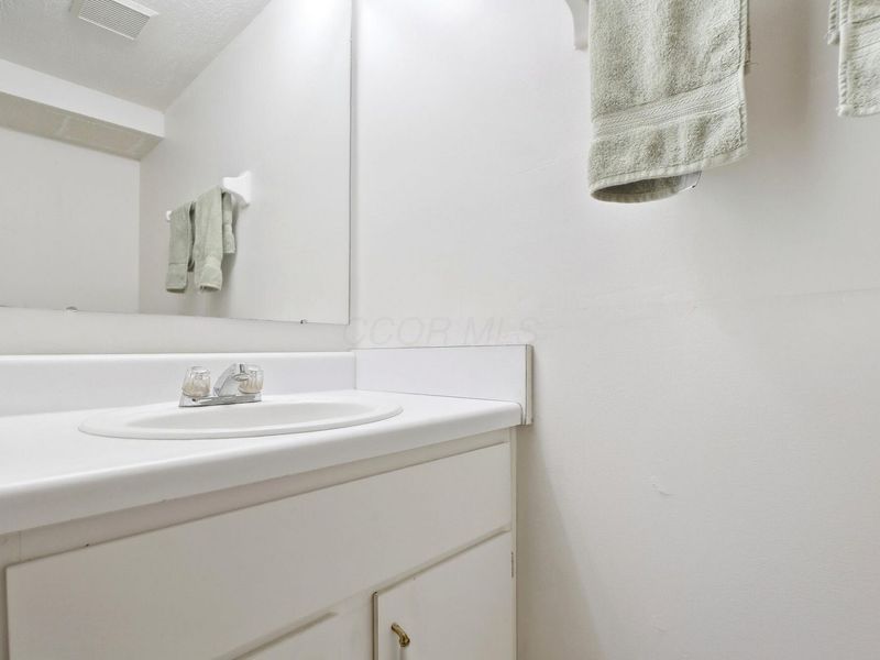 4830 Stoneybrook Boulevard, Unit 28E, Hilliard, OH 43026 Photo 25