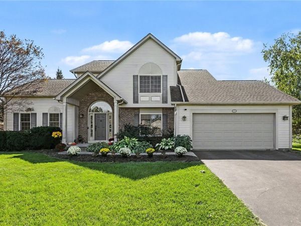 517 Willowgate Drive , Webster, NY 14580
