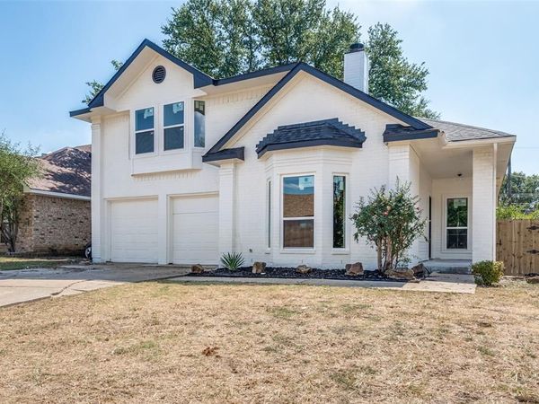 838 Cornfield Drive , Arlington, TX 76017