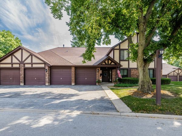 1717 Lakecliffe Drive , Unit C, Wheaton, IL 60189