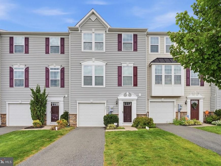 225 Tulip Lane, Gilbertsville, PA 19525 Main Photo
