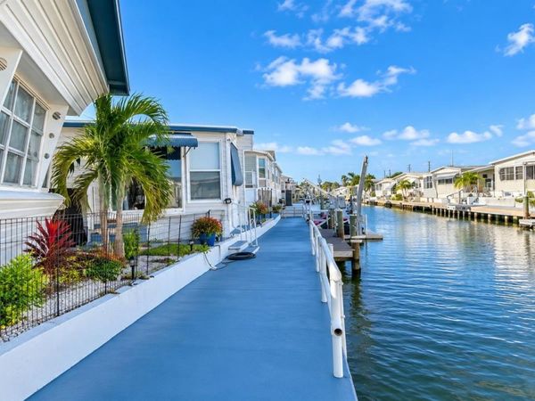 6925 W BAYOU LANE , BRADENTON, FL 34207
