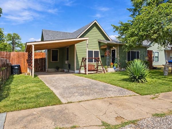 215 W Munson Street , Denison, TX 75020