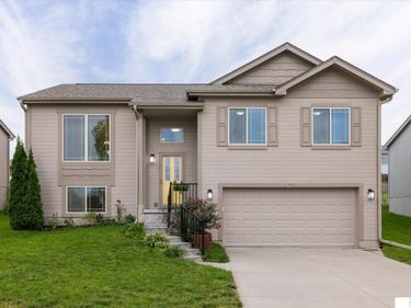 13923 WEBER Street, Omaha, NE 68142