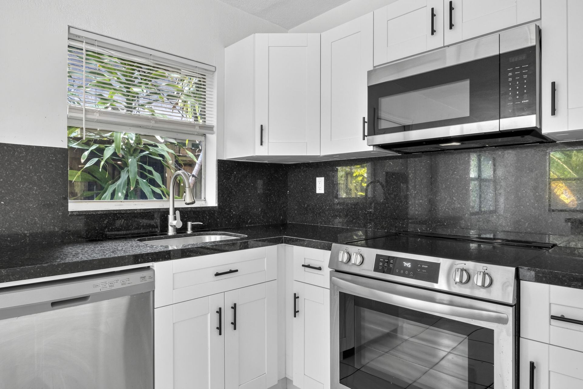 1515 NW 8th Avenue, Fort Lauderdale, FL 33311 Photo