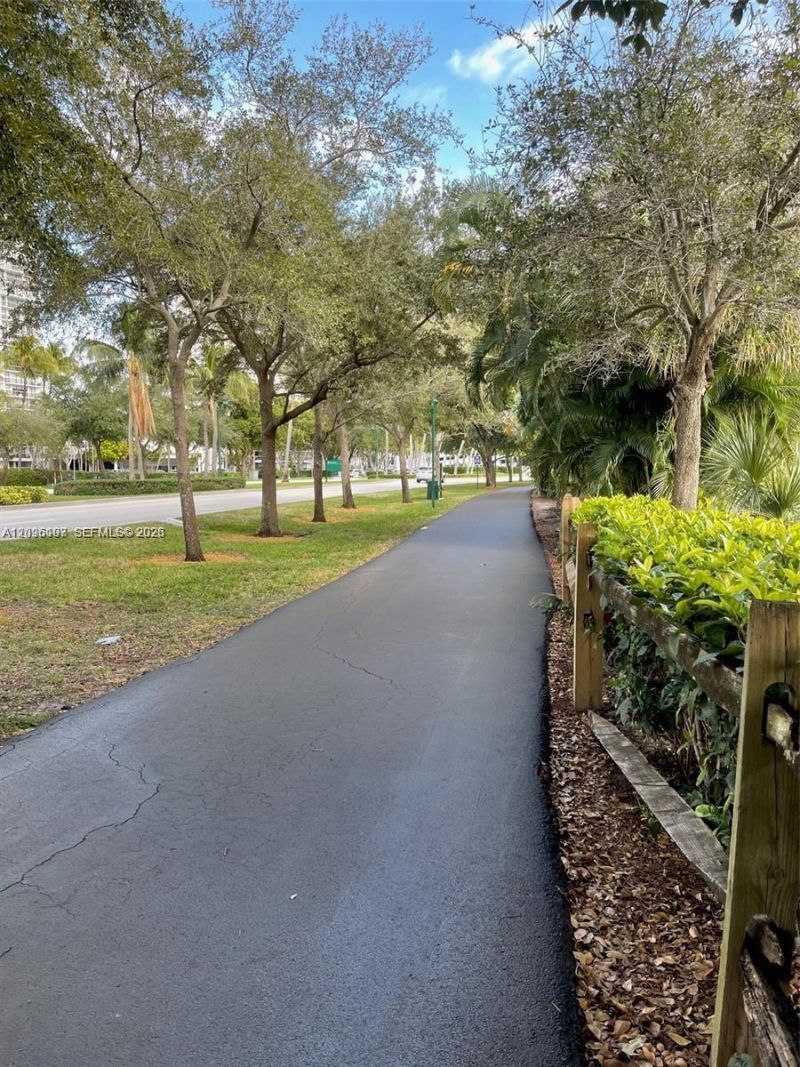 3475 N Country Club Dr , Unit 601, Aventura, FL 33180 Photo