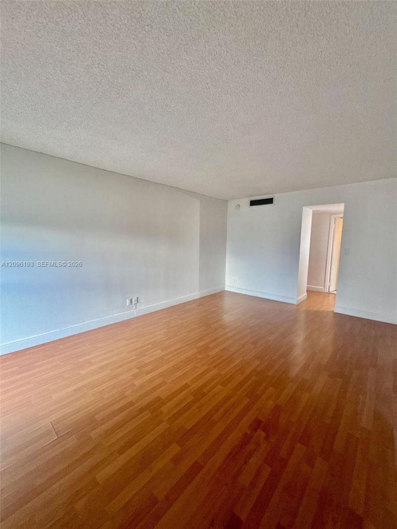 3475 N Country Club Dr , Unit 601, Aventura, FL 33180 Photo