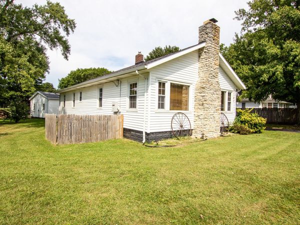 207 E Bertrand Road, Niles, MI 49120