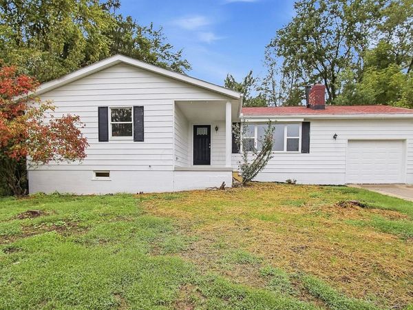 1600 Musselman Drive , Zanesville, OH 43701