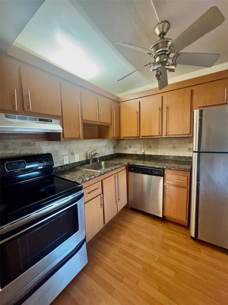 3475 N Country Club Dr , Unit 601, Aventura, FL 33180 Photo