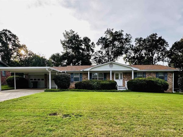 6213 Sarah Dr, Pensacola, FL 32503