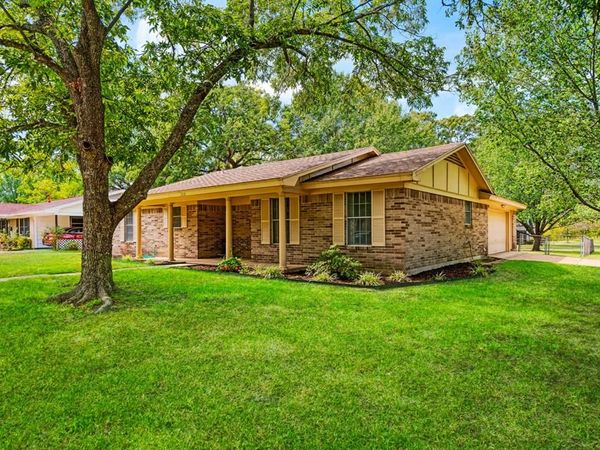 210 31st Street SW, Paris, TX 75460
