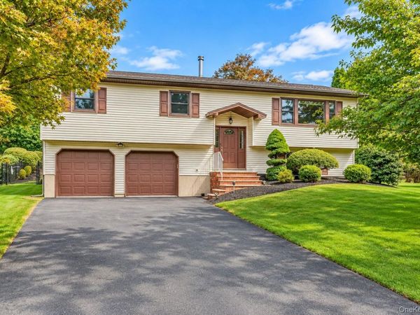 4 Letts Circle, Monroe, NY 10950