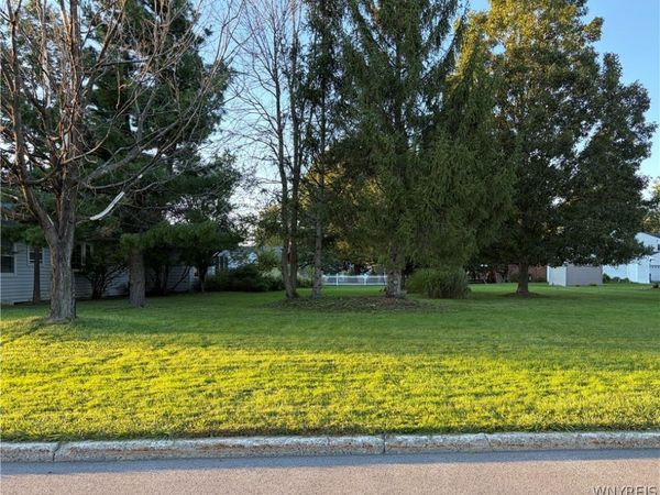 374 Woodward Crescent , Buffalo, NY 14224