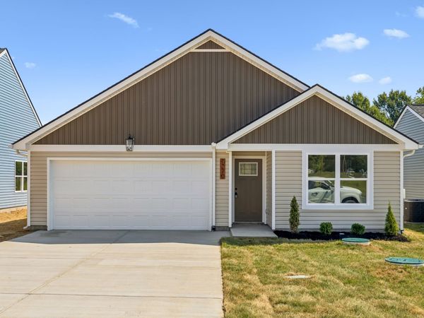1270 Heflin St E, Cedar Hill, TN 37032