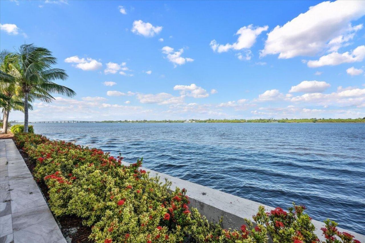2560 S Ocean Boulevard, Palm Beach, FL 33480 Photo
