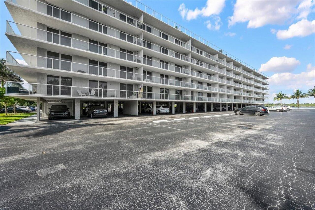 2560 S Ocean Boulevard, Palm Beach, FL 33480 Photo