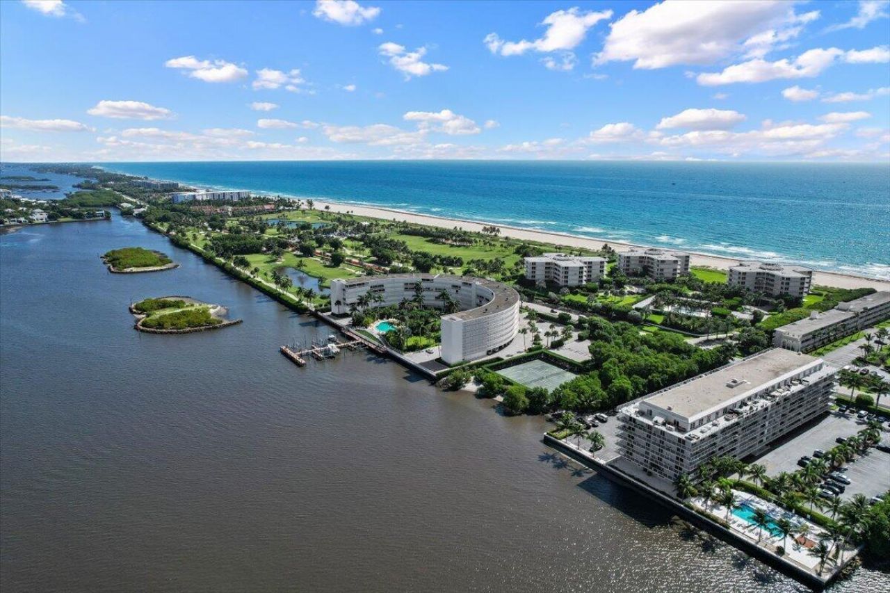 2560 S Ocean Boulevard, Palm Beach, FL 33480 Photo