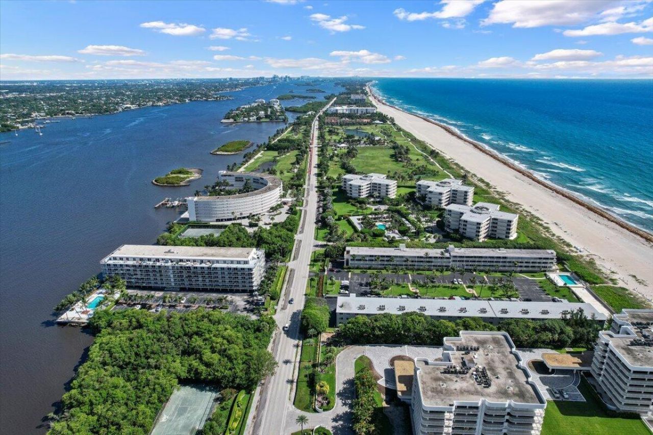 2560 S Ocean Boulevard, Palm Beach, FL 33480 Photo