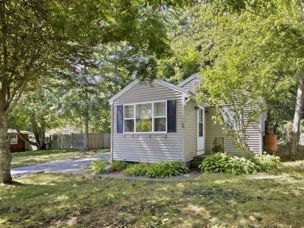 16 Fourth Ave., Lakeville, MA 02347