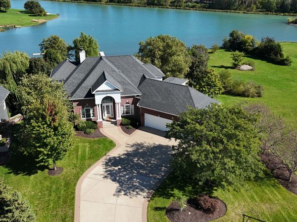 212 Slalom Court, Minooka, IL 60447