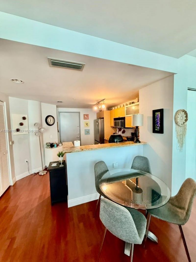 3180 SW 22nd Ter, Unit 1208, Miami, FL 33145 Photo