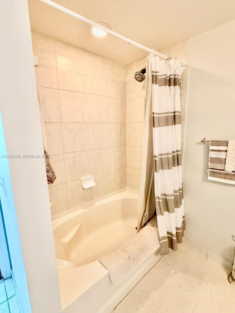 3180 SW 22nd Ter, Unit 1208, Miami, FL 33145 Photo