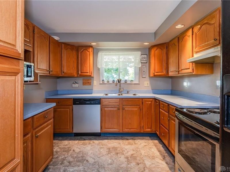 1021 Cottage Court Drive, Fairborn, OH 45324 Photo 10