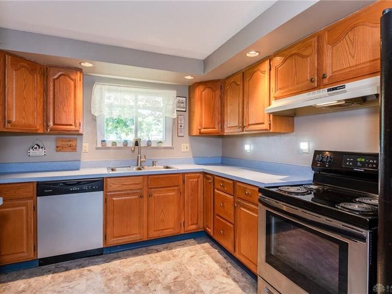 1021 Cottage Court Drive, Fairborn, OH 45324 Photo 12