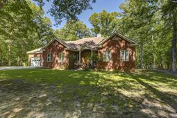 1009 Shadywood Lane photo 4