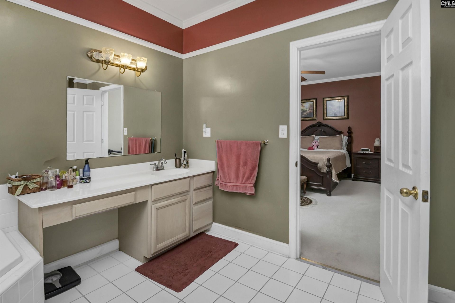 1009 Shadywood Lane Photo 50