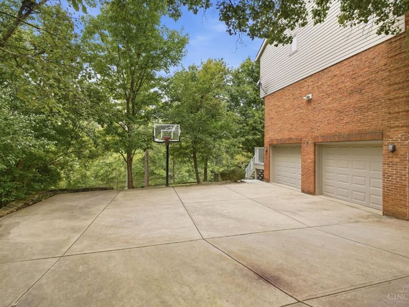 5800 Windsong Court, Madeira, OH 45243 Photo 4