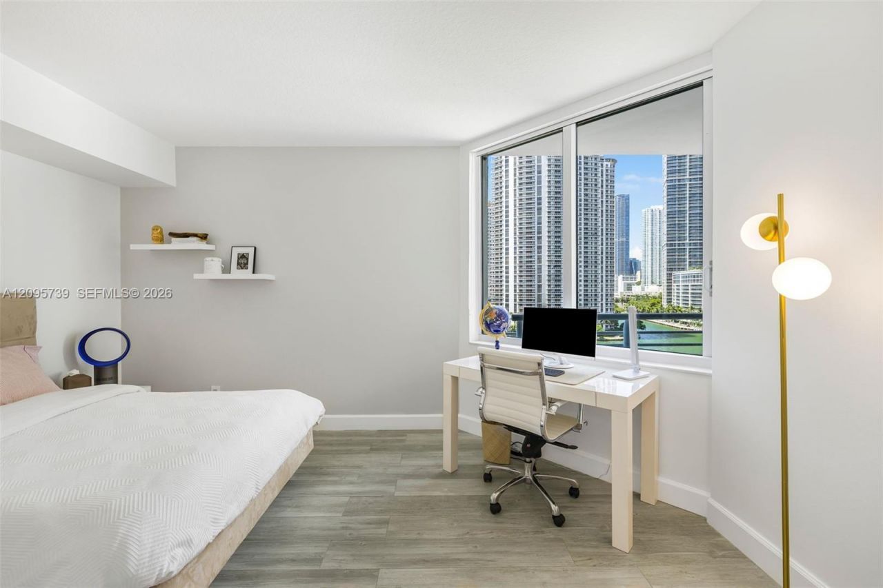 325 S Biscayne Blvd, Unit 1019, Miami, FL 33131 Photo