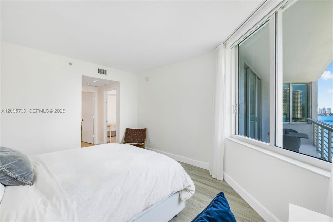 325 S Biscayne Blvd, Unit 1019, Miami, FL 33131 Photo
