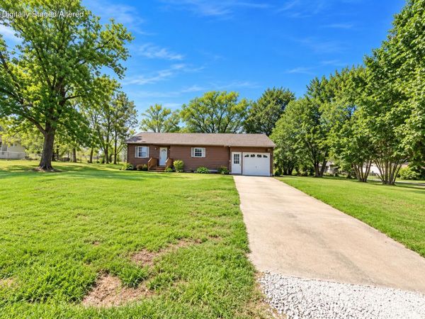 423 N Clark Street , Everton, MO 65646