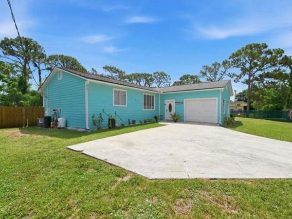 4251 SE DIXIE ROSS Street, Stuart, FL 34997