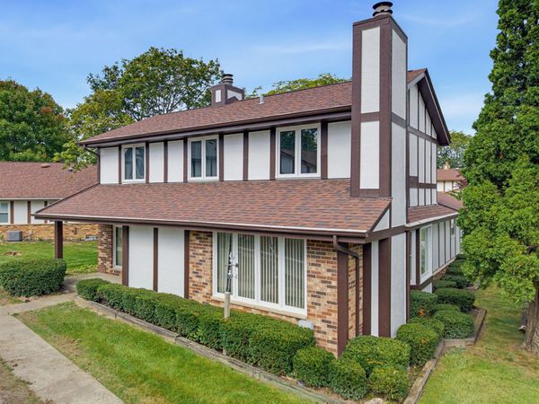 5309 Somerset Ln S, Greenfield, WI 53221