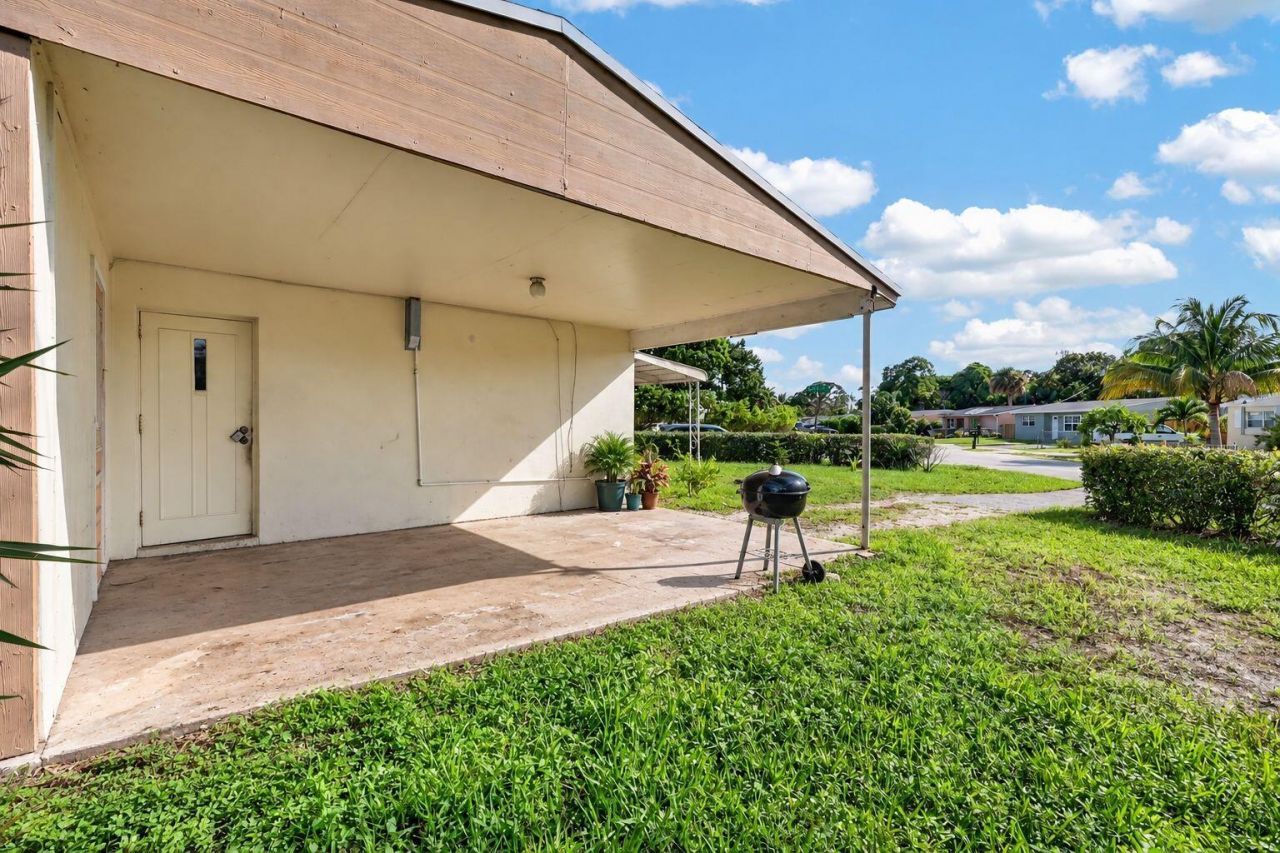 4351 Colt Lane, West Palm Beach, FL 33406 Photo