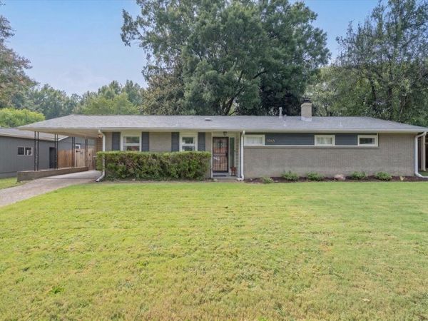 1065 IVY RD, Memphis, TN 38117