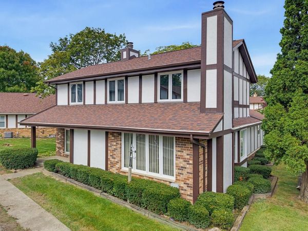 5309 Somerset LANE S, Greenfield, WI 53221