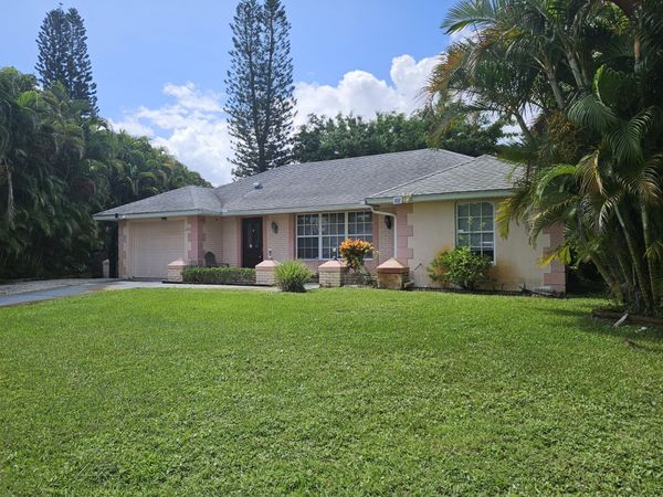 286 NE Brunson Court, Port St. Lucie, FL 34983