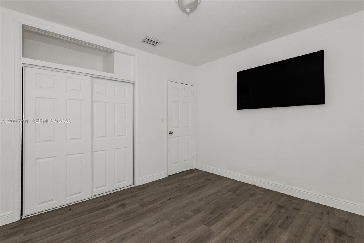 4070 NW 65th Ave , Unit 4076, Virginia Gardens, FL 33166 Photo