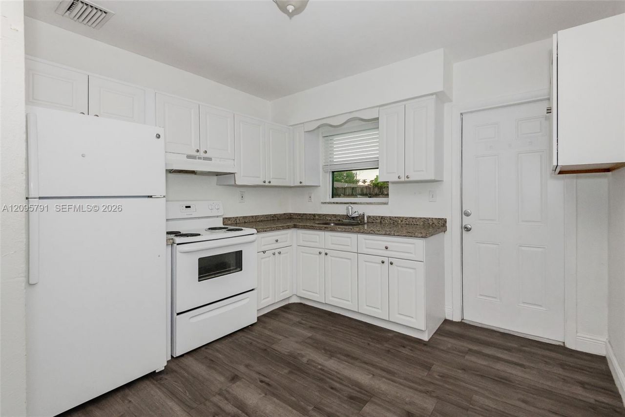 4070 NW 65th Ave , Unit 4076, Virginia Gardens, FL 33166 Photo