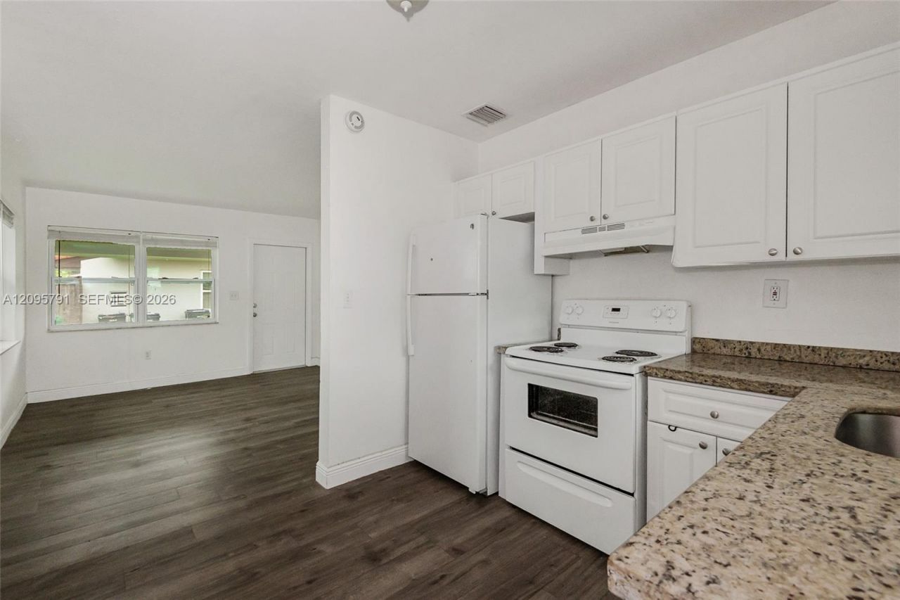 4070 NW 65th Ave , Unit 4076, Virginia Gardens, FL 33166 Photo