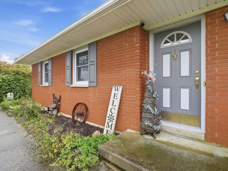12442 Brookville Pyrmont Road, Brookville, OH 45309 Photo 4