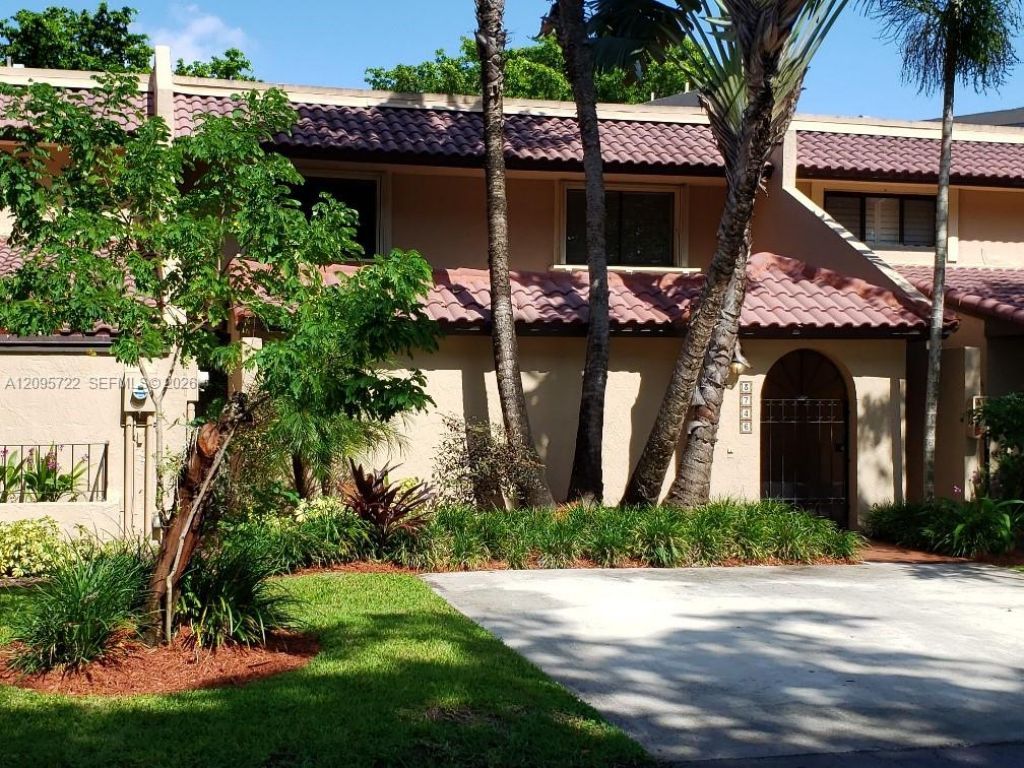 3746 Alcantara Ave, Unit 70-D, Doral, FL 33178 Main Photo